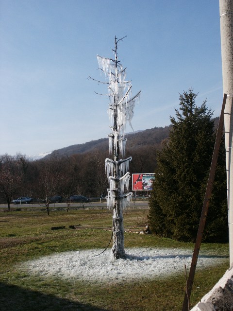 050104ghiaccio001.jpg (84405 byte)