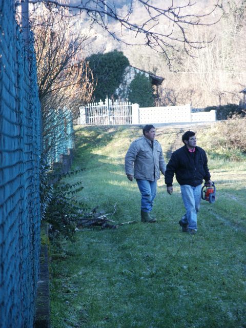 20041230PICT0016.jpg (85567 byte)